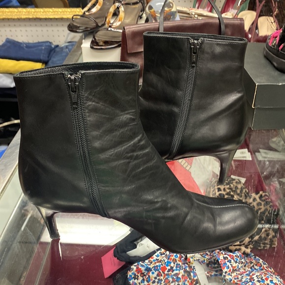 L.K. Bennett Black Leather Ankle Boots - Sz 41 - Picture 3 of 5